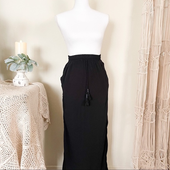 H&M Black Maxi Skirt with Adjustable Waist Belt - Picture 2 of 7